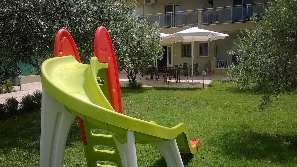 Gaia Studios & Apartments Nea Plagia Exterior photo